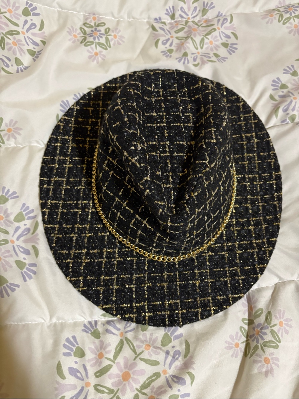 Kensie Black & Gold Tweed Fedora with Chain Trim